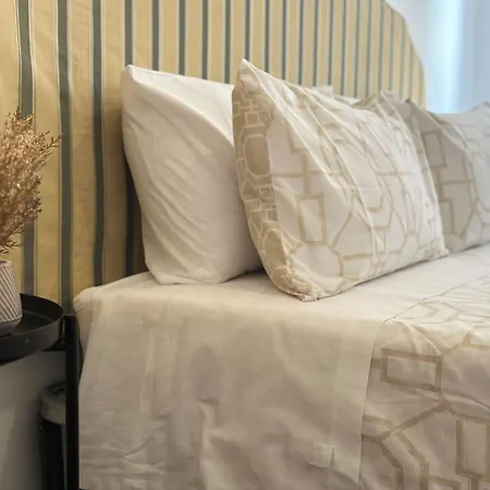 Station Apartment *